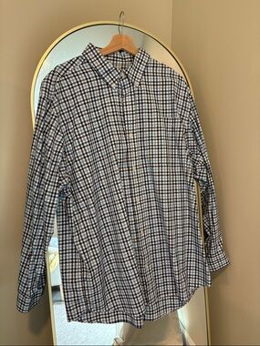Duluth trading men’s Button-Up Plaid Shirt in Blue and White